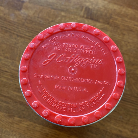 Vintage Plaid Lunch Box with Thermos - Picture 7 of 9